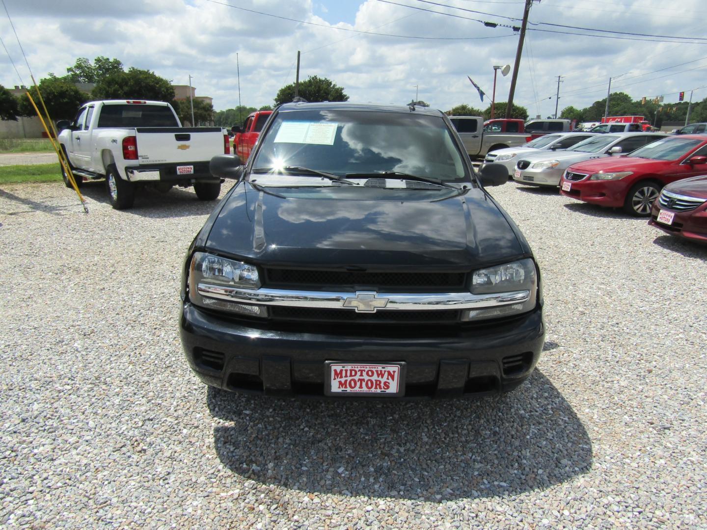 2007 Black /Black Chevrolet TrailBlazer LS1 2WD (1GNDS13S472) with an 4.2L L6 DOHC 24V engine, Automatic transmission, located at 15016 S Hwy 231, Midland City, AL, 36350, (334) 983-3001, 31.306210, -85.495277 - Photo#1